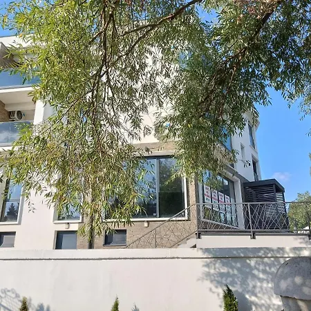 Hedonica 11 Ema Vrdnik